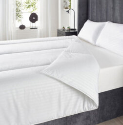 Julian Charles Home Hotel Collection Comfort 13.5 Tog Duvet - thumbnail 2