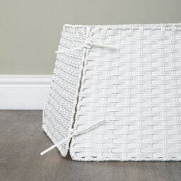 47Cm X 46Cm Samuel Alexander Foldable Faux Rattan Christmas Tree Skirt In White - thumbnail 6