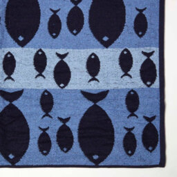 Homescapes Blue Fish 100% Recycled Cotton Beach Towel - thumbnail 5