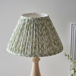 Luminosa Lighting Luminosa Hidcote Natural Wood Table Lamp With Herb Garden Green Fabric Leaf Shade 30Cm B22 - thumbnail 4