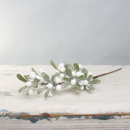 Frosted Berry Spray With Leaves 3 Pack - White - thumbnail 4