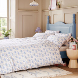 Cath Kidston Ribbon And Bows Reversible Cotton King Duvet Cover Set With Pillowcases White / Blue - thumbnail 2