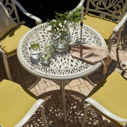 Beliani Round Garden Dining Table Off-White Aluminium 90 Cm - Vintage Finish - thumbnail 2