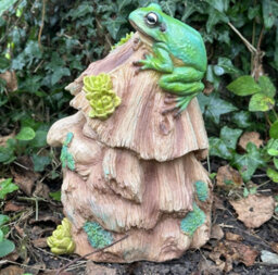 Animal Crackers Frog Toad House Wildlife Shelter, Face In Tree Stump Design With Frog Decoration, Novelty Frog Or Wildlife Lover Gift - thumbnail 5