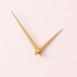 Melody Maison Wooden Pink & Gold Detailed Heart Shaped Wall Clock - 40Cm X 40Cm - thumbnail 3