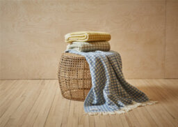 100% Pure New Wool Jacquard Spot Throw Blanket Made In Wales Yellow - thumbnail 2