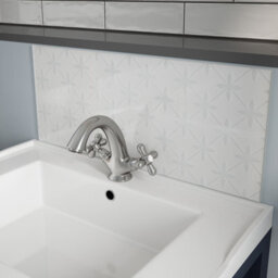 Laura Ashley Matt Pearl White Wicker Glass Self-Adhesive Bathroom Splashback (H)25Cm (W)60Cm - thumbnail 1
