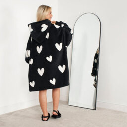 Ohs Heart Print Hoodie Blanket Oversized Fleece Sherpa Throw, Black - thumbnail 4