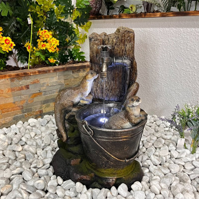 Outdoor Living UK Solar Otters At Tap Animal Animal Fountain Water Feature Without Cover