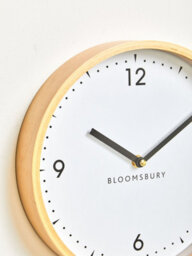 Orsina Compact And Lightweight Small White Wall Clock, Sleek Clock In Kitchen, Modern Design Wall Clock For Indoor - thumbnail 4