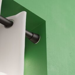 GoodHome Araxos Matt Black Extendable Single Curtain Pole Set, (L)600mm-900mm (Dia)28mm - thumbnail 4