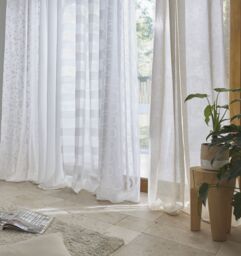 GoodHome Yena Off White Plain Daylight Eyelet Voile Curtain (W)140Cm (L)260Cm, Single - thumbnail 4