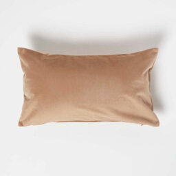 Homescapes Beige Velvet Cushion, Bolster 30 X 50 Cm - thumbnail 1