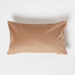 Homescapes Beige Velvet Cushion, Bolster 30 X 50 Cm - thumbnail 3