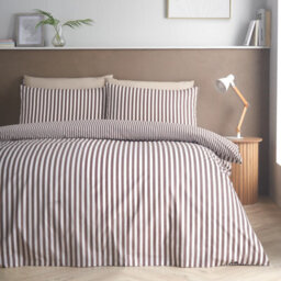 Catherine Lansfield Epping Textured Stripe Reversible King Duvet Cover Set With Pillowcases Chocolate