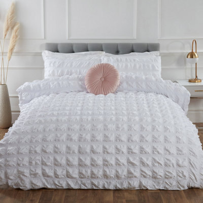 Julian Charles Home Sheraton White Super Soft Seersucker Duvet Set - image 1