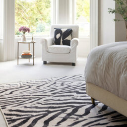 Loomed Zebra Print Cotton Chenille Rug Black White Machine Washable 120Cm X 170Cm - thumbnail 5