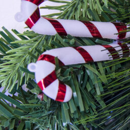 Christmas Tree World 50Cm Decorated Mixed Pine Wreath With Red & White Candy Canes - thumbnail 4