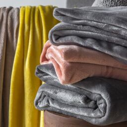 Gallery™ Silver Flannel Fleece Plain Throw (L) 180Cm X (W) 140Cm - thumbnail 2