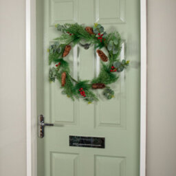 Samuel Alexander 50Cm Hanging Christmas Eucalyptus Wreath With Red Berries And Pinecones - thumbnail 7