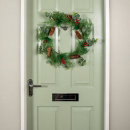 Samuel Alexander 50Cm Hanging Christmas Eucalyptus Wreath With Red Berries And Pinecones - thumbnail 2