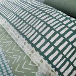 Catherine Lansfield Bedding Larsson Geo Duvet Cover Set With Pillowcases Green - thumbnail 3