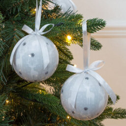 The Christmas Workshop 72629 Set Of 14 Silver & White Coloured Reindeer Design Christmas Baubles  - thumbnail 6