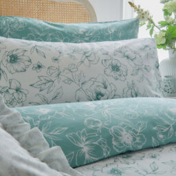 Wylder Bella Reversible Floral Duvet Cover Set, King, Blue - thumbnail 3