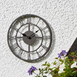 Smart Garden Arundel Contemporary Round Wall-Mounted Garden Clock - thumbnail 2