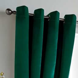 Luxury Living Velvet Thermal Blackout Eyelet Curtains Ready Made Pair Green - thumbnail 4