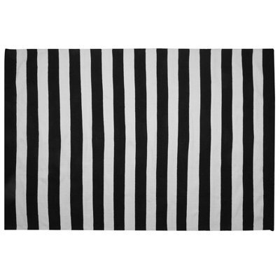 Beliani Outdoor Rug Tavas Black/ White 160 X 230 Cm - image 1