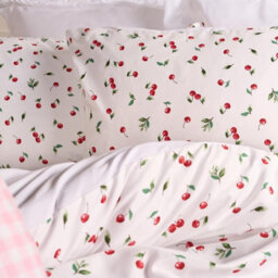 Ohs Ditsy Cherry Bedding Microfibre Duvet Cover Set With Pillowcase, White - Single - thumbnail 4