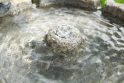 Primrose Cobbled Solar Powered Bird Bath Outdoor Water Feature Fountain H68Cm - thumbnail 7