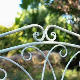 Glamhaus Metal Garden Bench Seat Patio Furniture Foldable Antique White Beautiful Shabby Chic Handmade Vintage (Andalusia) - thumbnail 5