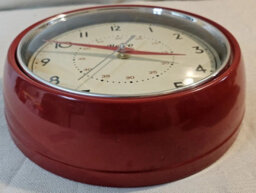 "Home Luxe Interiors 9.5"" Retro Red Diner Wall Clock - Vintage Quartz Analog" - thumbnail 2