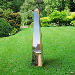 Mirroroutlet The Obelisk Gold Metal Edged Mirrored Garden Ornament 150Cm X 30Cm X 30Cm - thumbnail 1