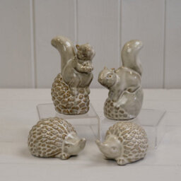 Satchville Beige Mottle Ceramic Hedgehog Decoration - thumbnail 3