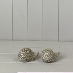 Satchville Beige Mottle Ceramic Hedgehog Decoration - thumbnail 2