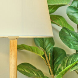 Valuelights Triston Single Stem Natural Light Wood Table Lamp With White Drum Shade - thumbnail 3