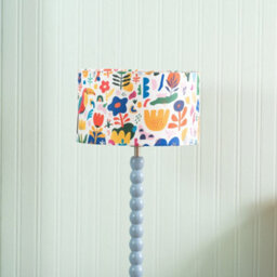 ValueLights Powder Blue Bobbin Stem Table Lamp With Jungle Drum Shade For Living Room Bedroom - Led Bulb Included - thumbnail 3