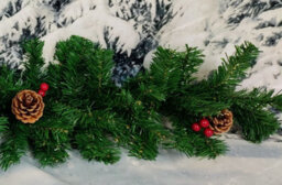 Premier Decorations Limited Artificial Christmas Garland Red Berry & Pine Cones Green Garland 2.7M - thumbnail 7