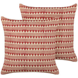 Beliani Set Of 2 Decorative Cushions Deglupta Cotton 45 X 45 Cm Red Chevron Pattern