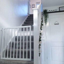 Safetots Simply Secure Wooden Gate, 72Cm - 79Cm, White, Wooden Stair Gate, Screw Fit Baby Gate, Safety Barrier - thumbnail 6