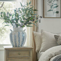 Hill Interiors Blue Flora Amphora Vase - Ceramic - L31 X W31 X H34 Cm - White - thumbnail 4