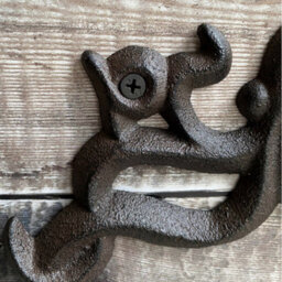 Selections Wall Mounted Octopus Loo Roll Holder In Cast Iron - thumbnail 4