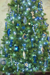Christmas Tree World The 4Ft/120Cm Arbor Ultima Half Christmas Tree - thumbnail 7