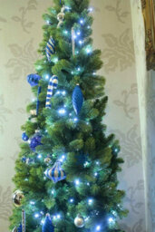 Christmas Tree World The 4Ft/120Cm Arbor Ultima Half Christmas Tree - thumbnail 5