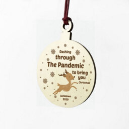 Red Ocean Dashing Through The Pandemic Wood Bauble Christmas Tree Decoration Gift - thumbnail 6