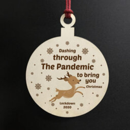Red Ocean Dashing Through The Pandemic Wood Bauble Christmas Tree Decoration Gift - thumbnail 2