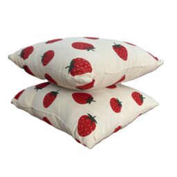 Cream & Red Strawberry Indoor Cushion 2 Pack (L)40Cm (W)40Cm - thumbnail 4
